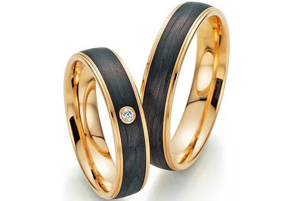 Schwarzgoldener Ring